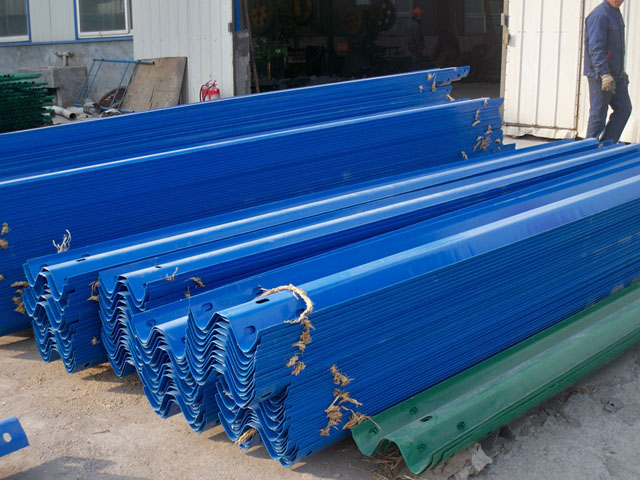 河南W型護(hù)欄板