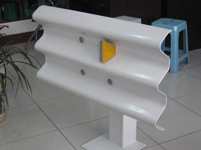 河南W型護(hù)欄板