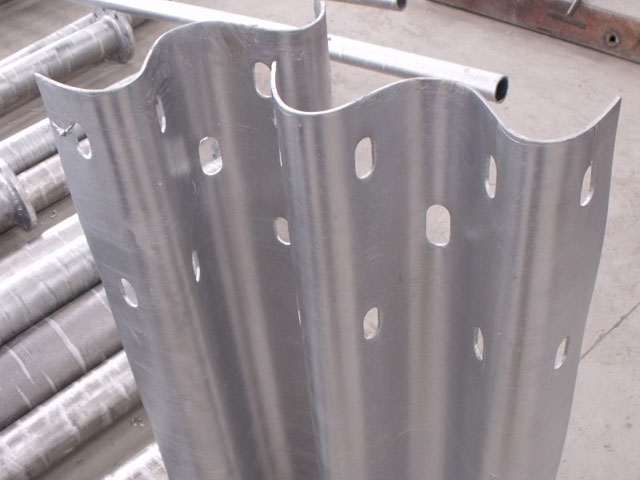 南京鍍鋅護欄板