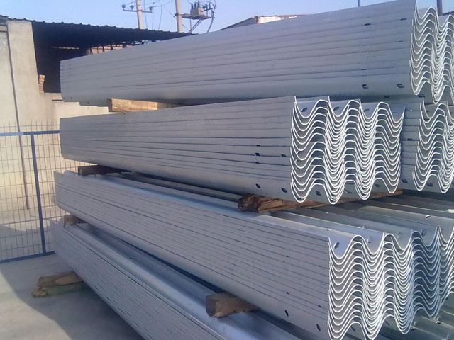 南京鍍鋅護欄板