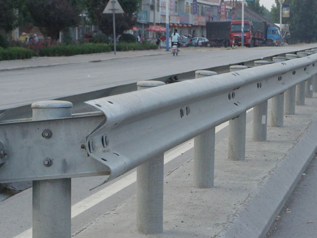 南京鍍鋅護欄板