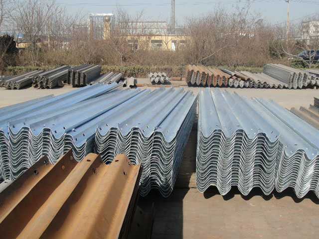 南京鍍鋅護欄板